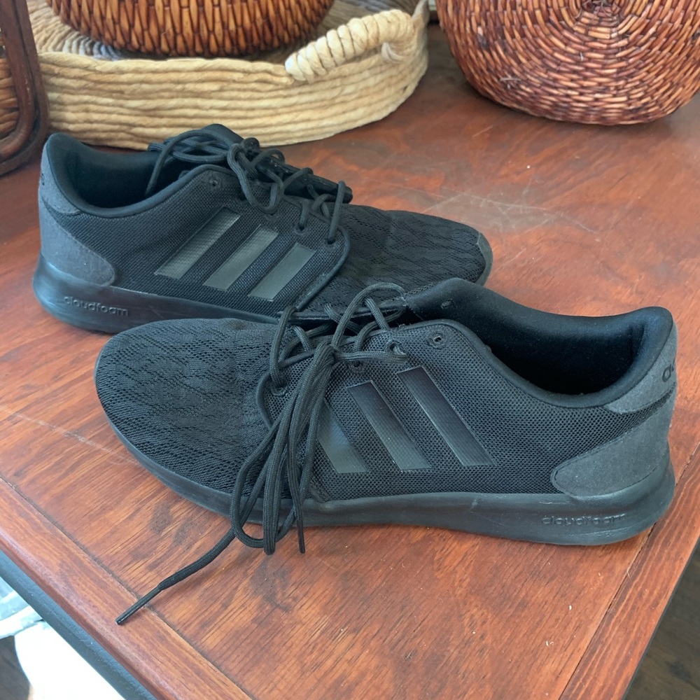 Adidas cloud foam sz 8.5